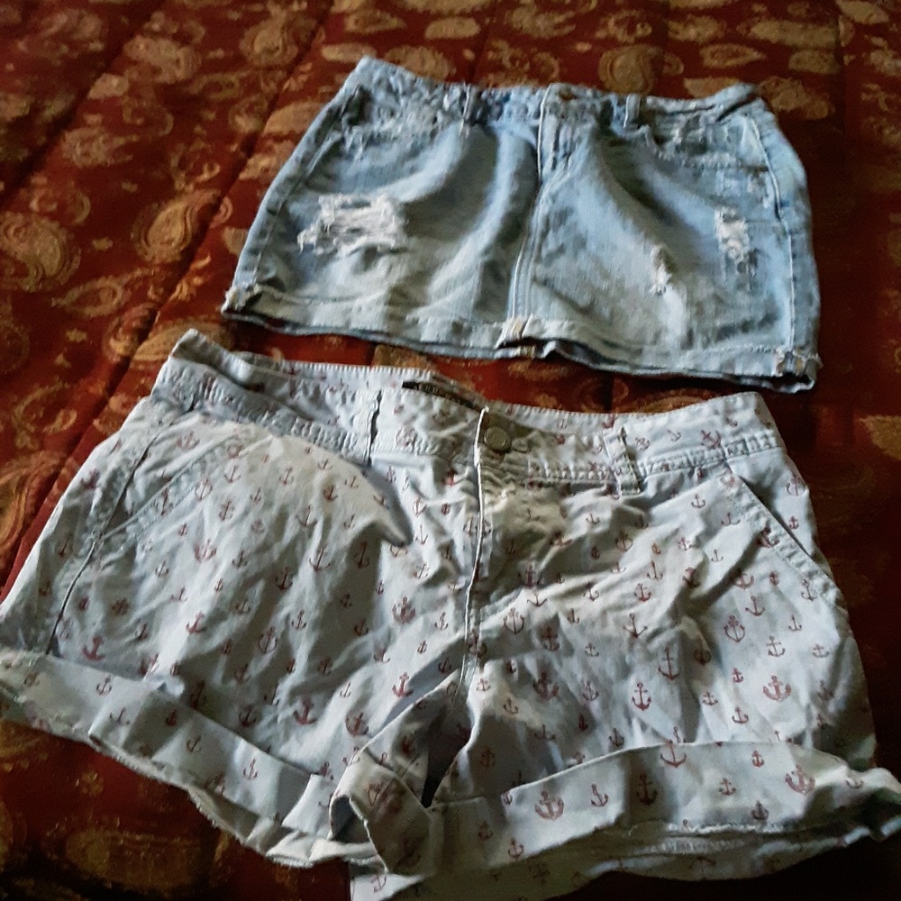 Bundle 5 pairs of shorts and 1 skirt.